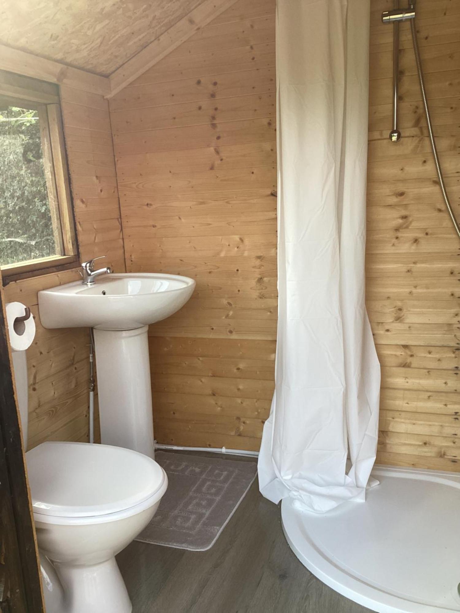 Bed and Breakfast Vigo Retreat Boat Yurt Wrotham Exterior foto